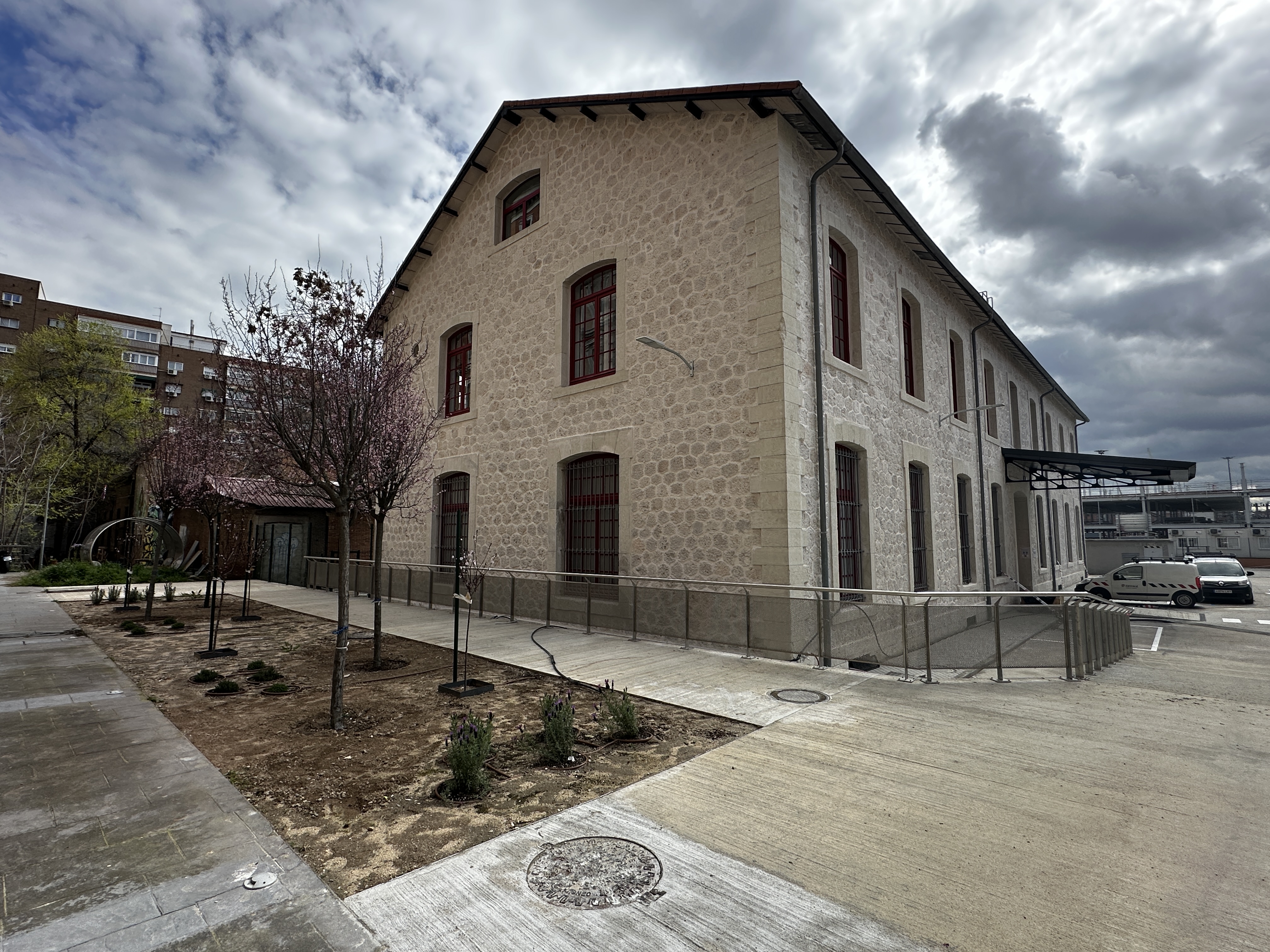 23.10.2025: Con una inversión cercana a los 5 millones de euros, se estrena el nuevo Centro de Telecomunicaciones de Atocha, alojado en un edificio histórico de principios del siglo XX situado en las inmediaciones de la estación.