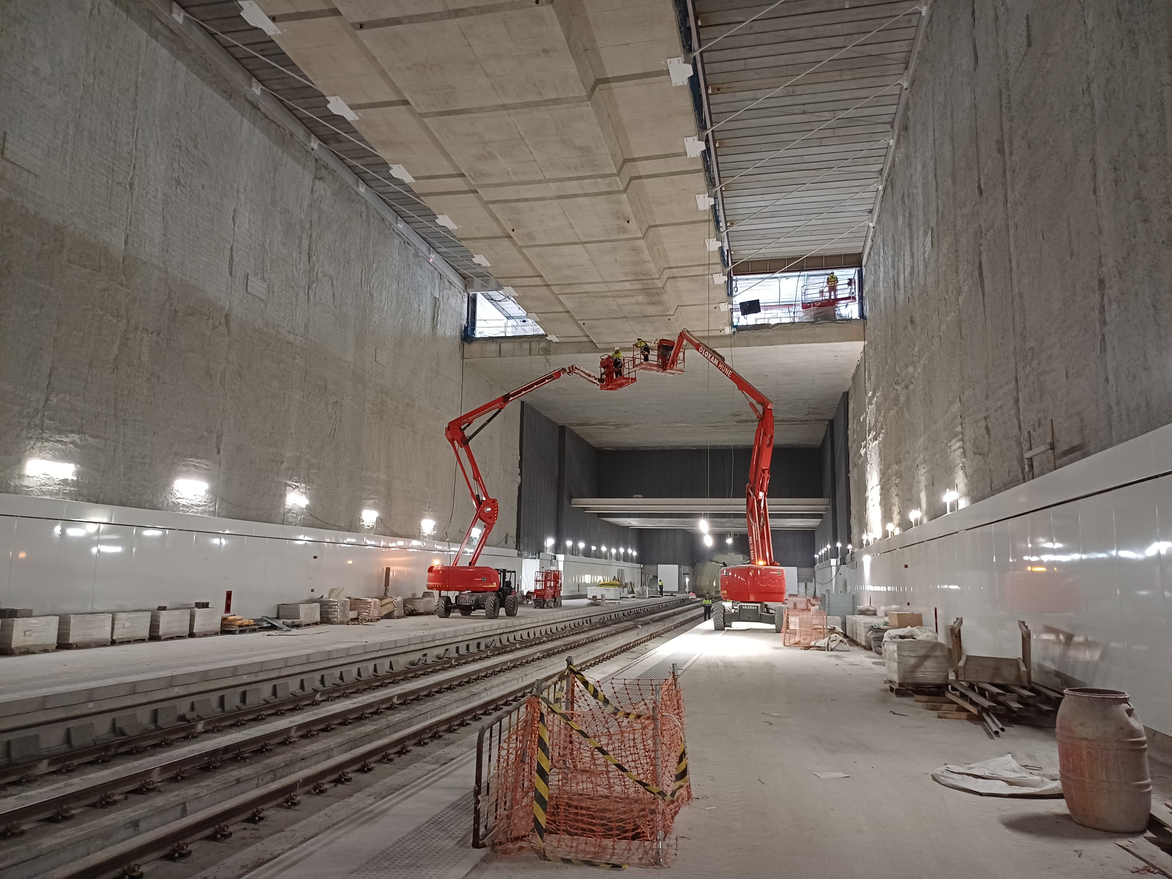 Junio 2025: Trabajos topográficos en mezannina de la terminal 2.