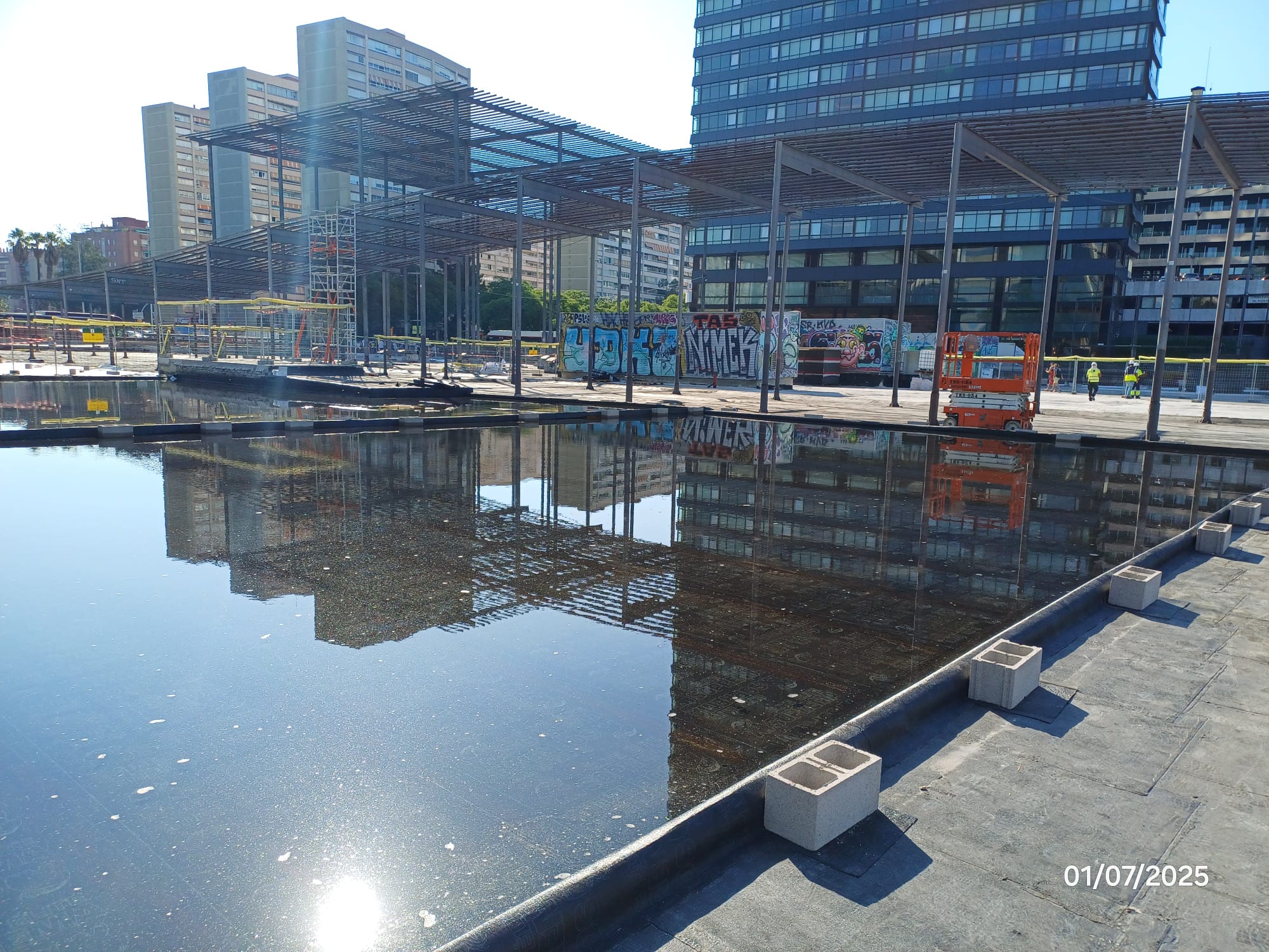 1 de julio de 2025. Plaça Països pruebas estanqueidad.