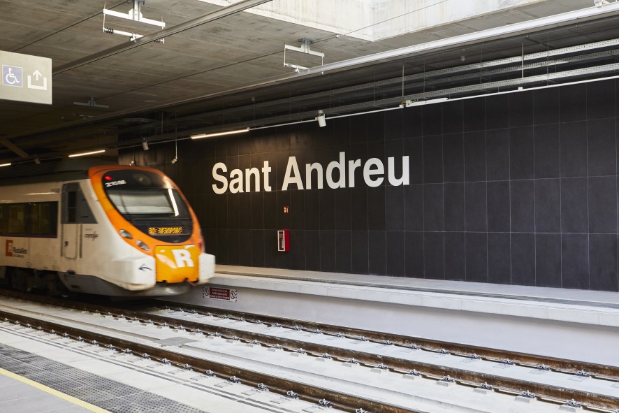 12 de diciembre de 2022. Puesta en servicio de la nueva estación de Sant Andreu. Primer tren de Rodalies con servicio comercial.