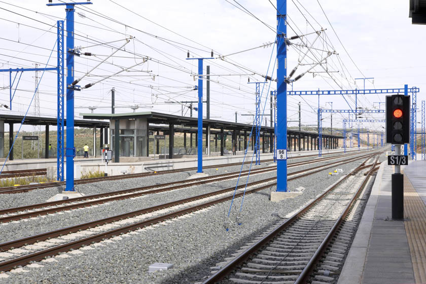 Antequera Santa Ana station, platforms