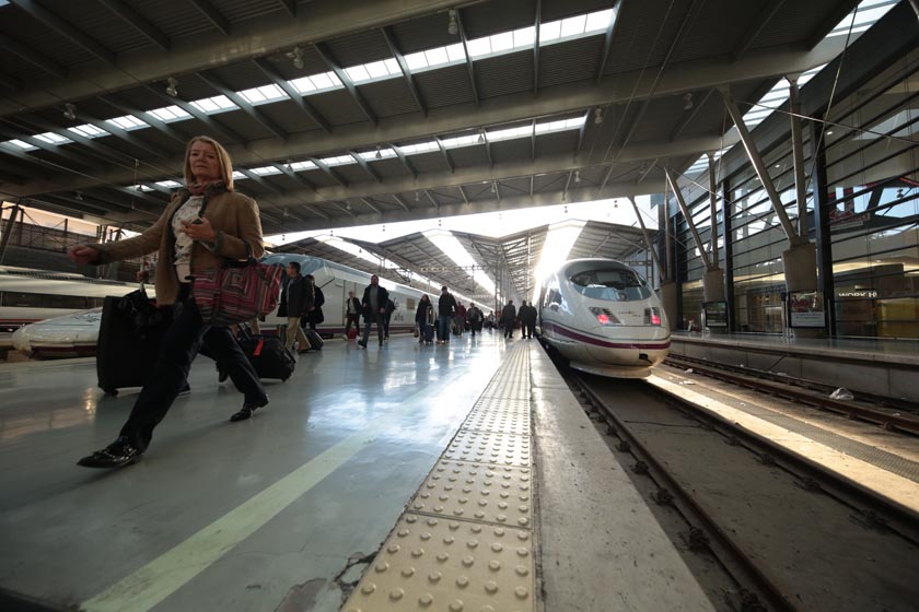 Vialia Málaga María Zambrano station, platforms