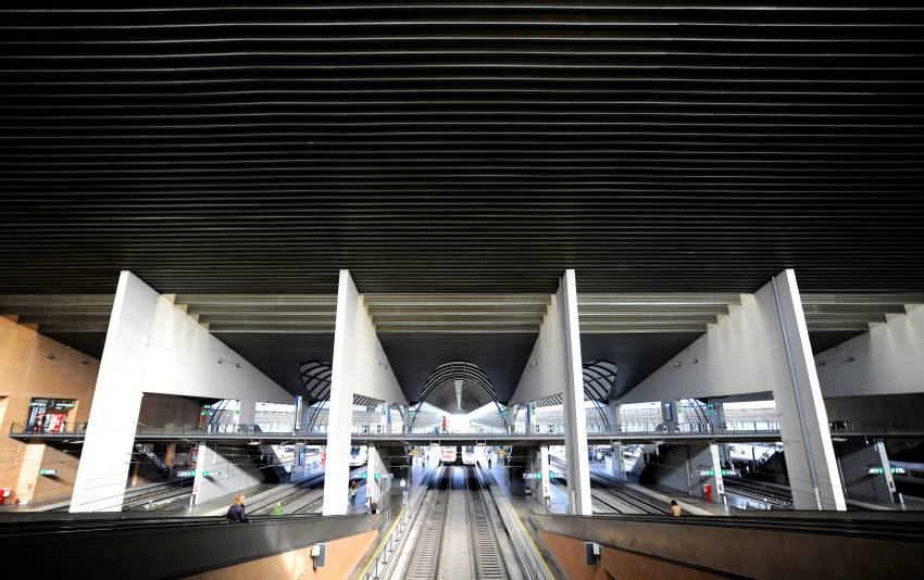 Sevilla Santa Justa station, platforms