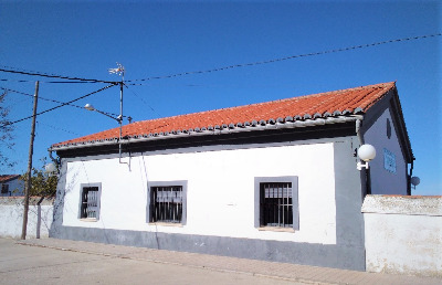 Estación de Mirabel. Vista fachada principal desde exterior.