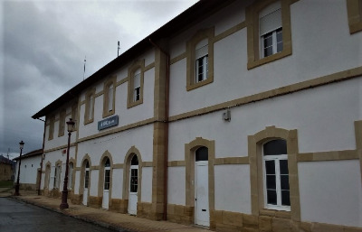 Estación de Haro. Vista fachada principal desde exterior.