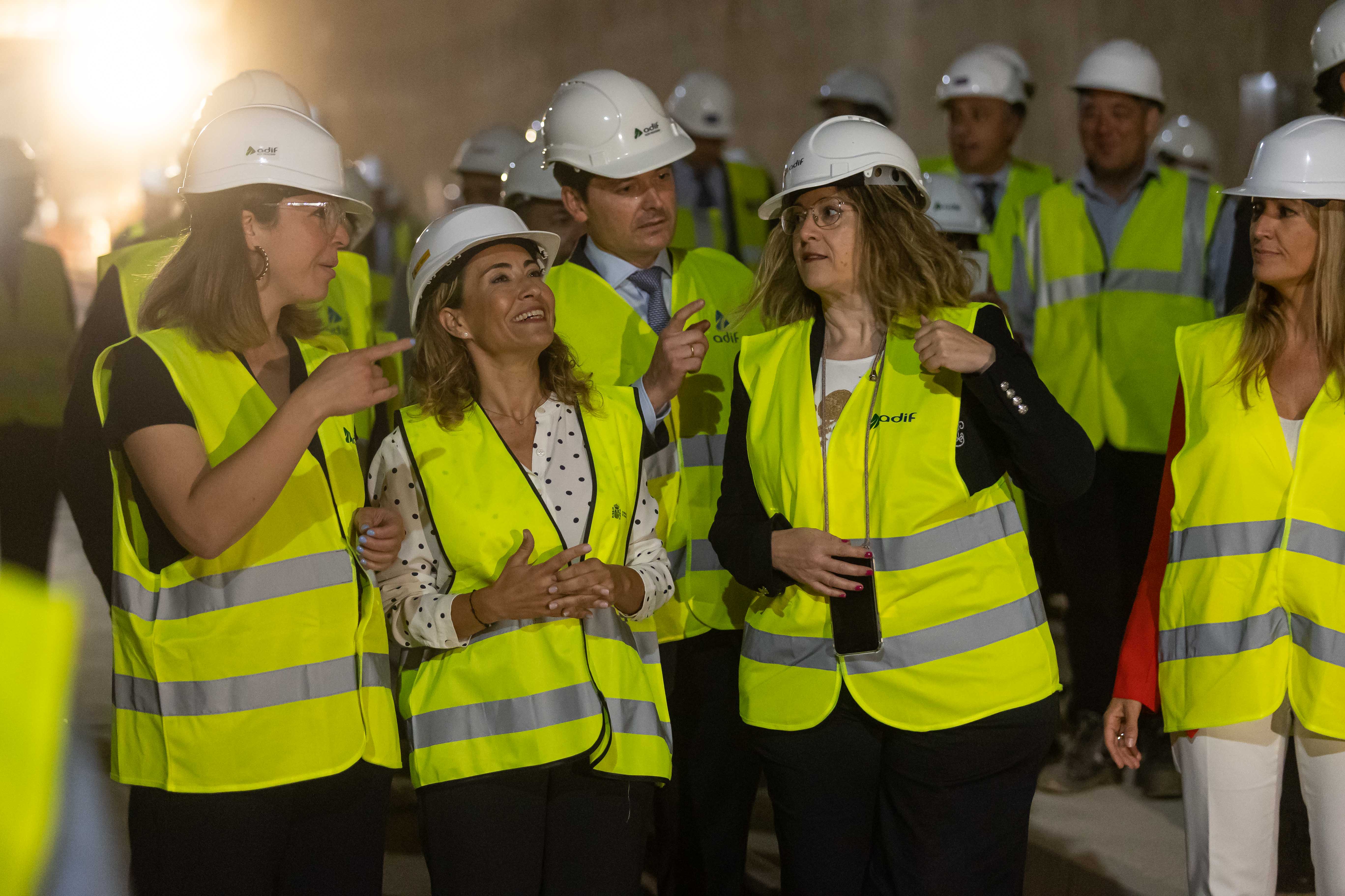 Visita de la ministra de Transportes, Movilidad y Agenda Urbana, Raquel Sánchez, acompañada de la presidenta de Adif y Adif Alta Velocidad (AV), María Luisa Domínguez.