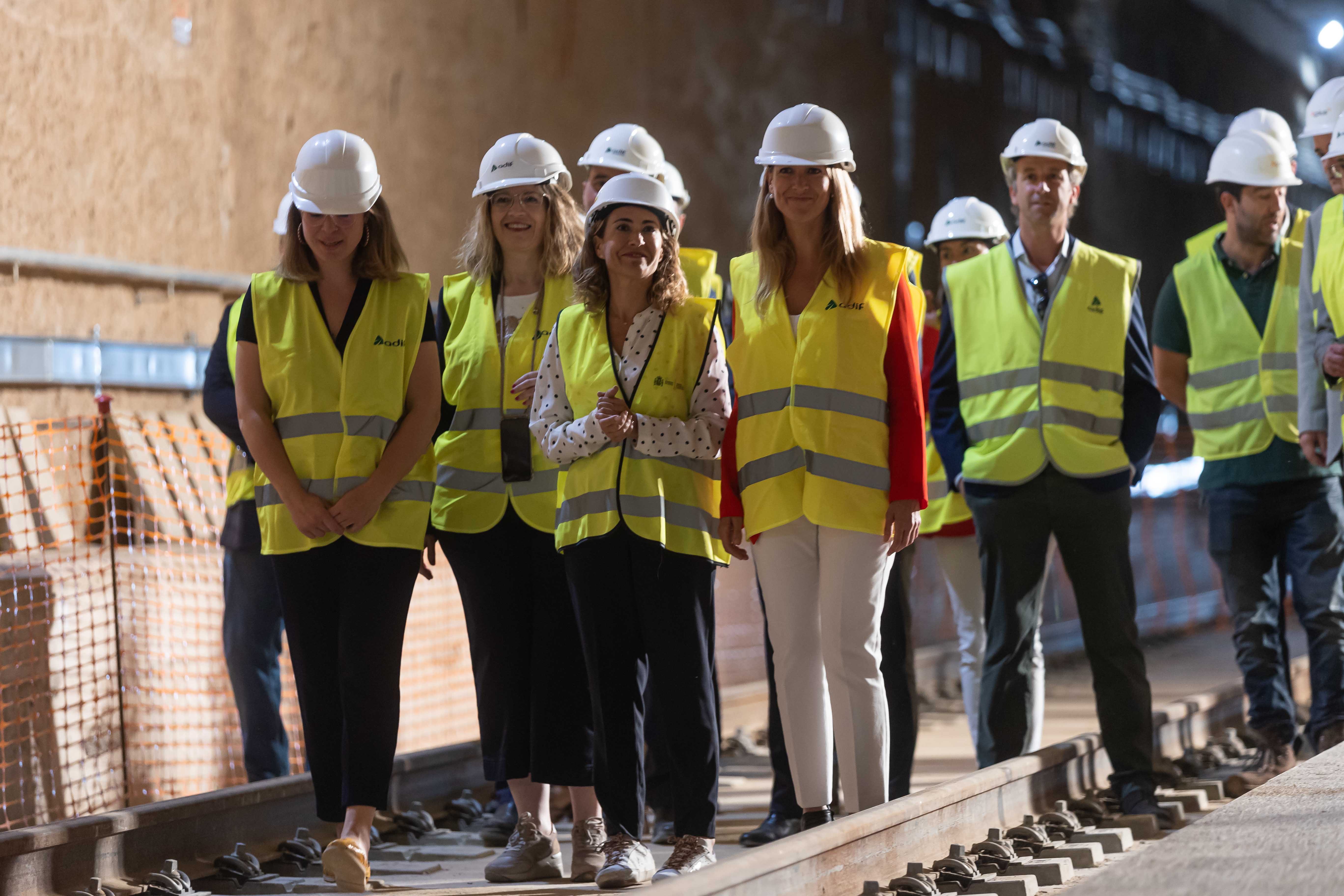 Visita de la ministra de Transportes, Movilidad y Agenda Urbana, Raquel Sánchez, acompañada de la presidenta de Adif y Adif Alta Velocidad (AV), María Luisa Domínguez.