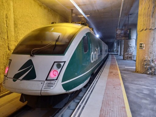 Llegada del tren laboratorio (BT) por primera vez a la estación de Murcia el 12 de mayo de 2022.