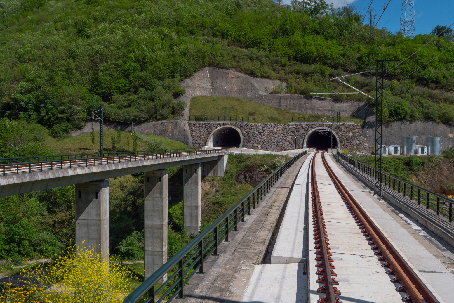 Mayo de 2022. Durante las pruebas con tren auscultador BT en la Variante de Pajares. Foto: A.G. Calzado.