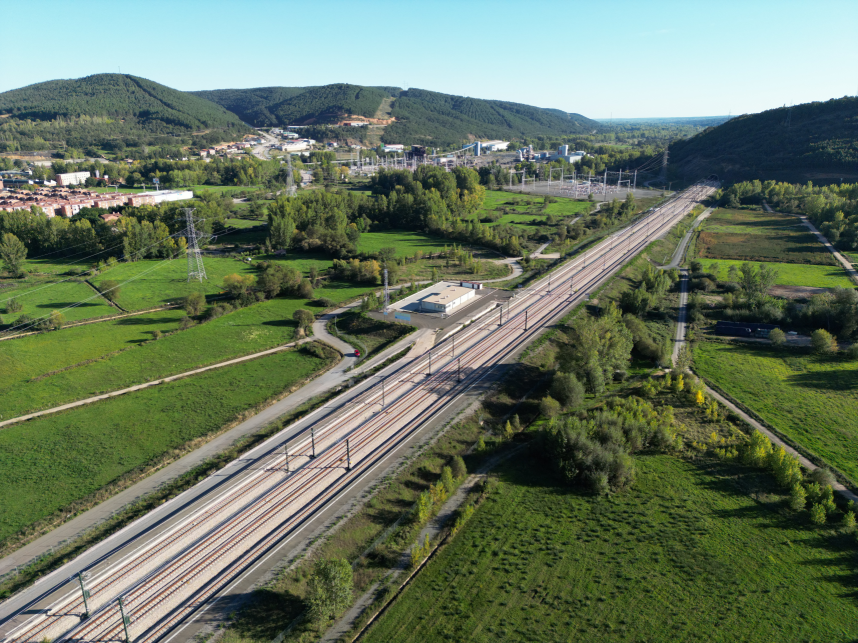 Puesto de Adelantamiento y Estacionamiento de Trenes (PAET) en La Robla. LAV León Asturias. Variante de Pajares. ‎