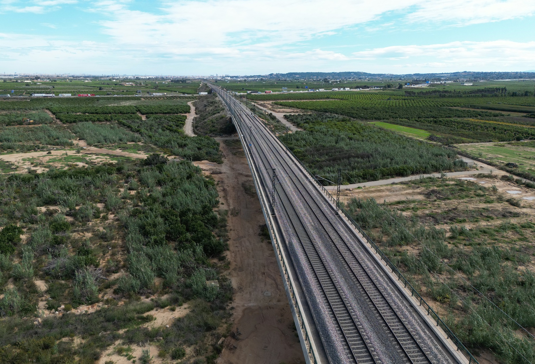 Viaducto sobre el barranco del Gallego, en el Corredor de Levante de la LAV Madrid–València.