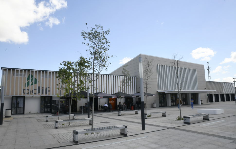 LAV Extremadura. Estación de Badajoz. Fachada exterior. Abril de 2022.
