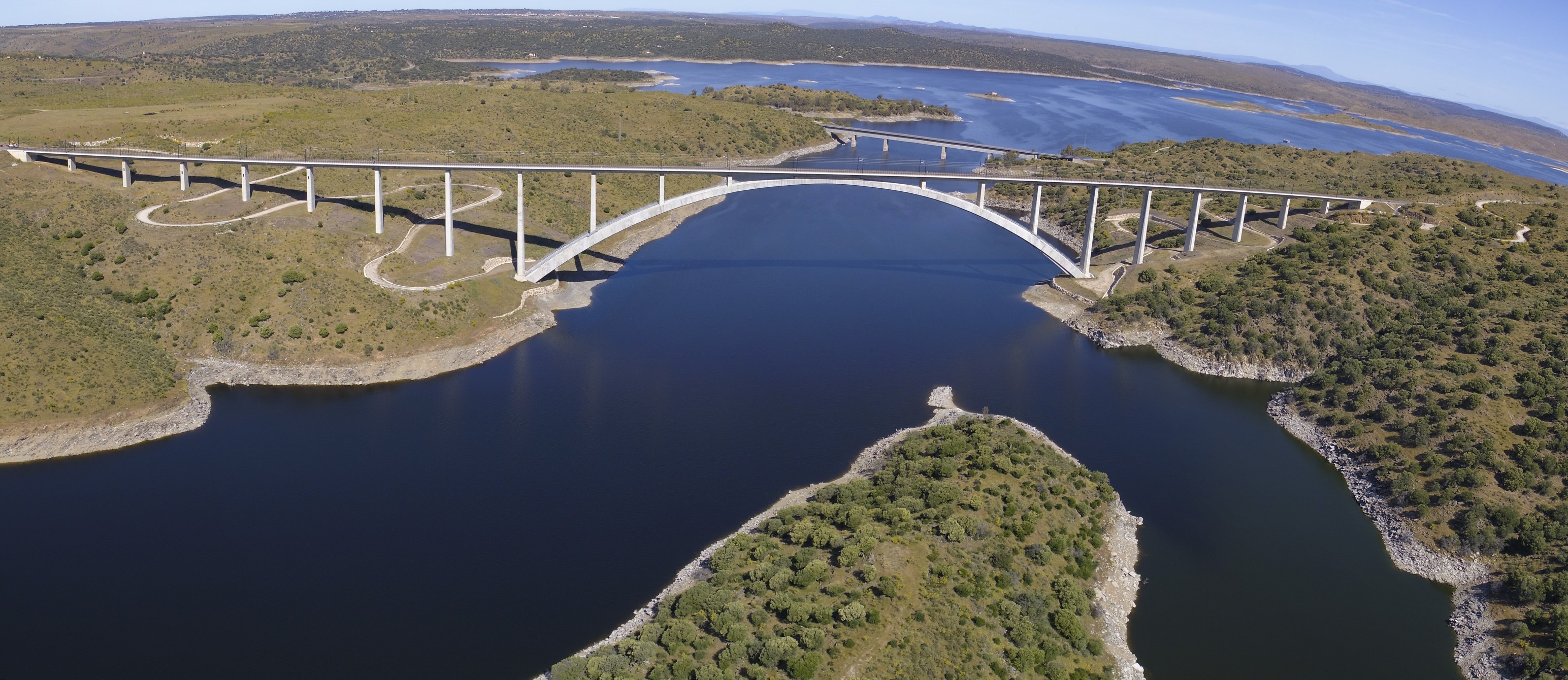 LAV Extremadura. Viaducto de Almonte. Pnorámica desde dron.
