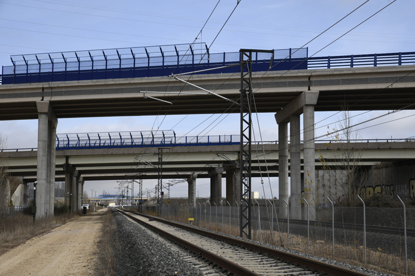 VIADUCTE D'ARCHIDONA El tren laboratori, que habitualment es denomina la BT, circula en aquesta imatge travessant aquest viaducte.