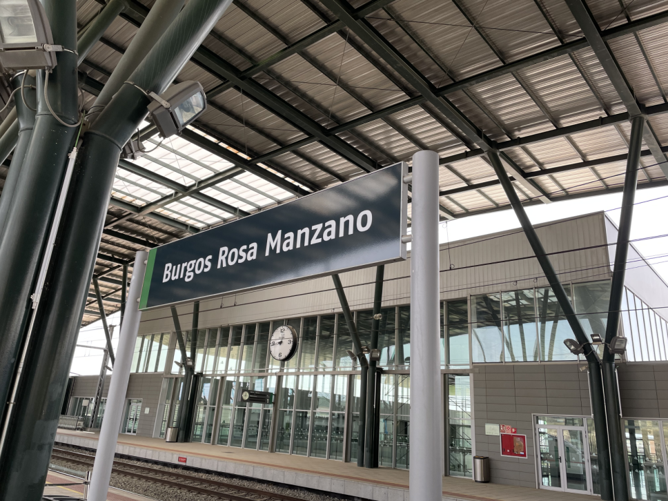 LAV Venta de Baños - Burgos - Vitoria. Estación de Burgos Rosa Manzano. Andenes. Junio de 2022.